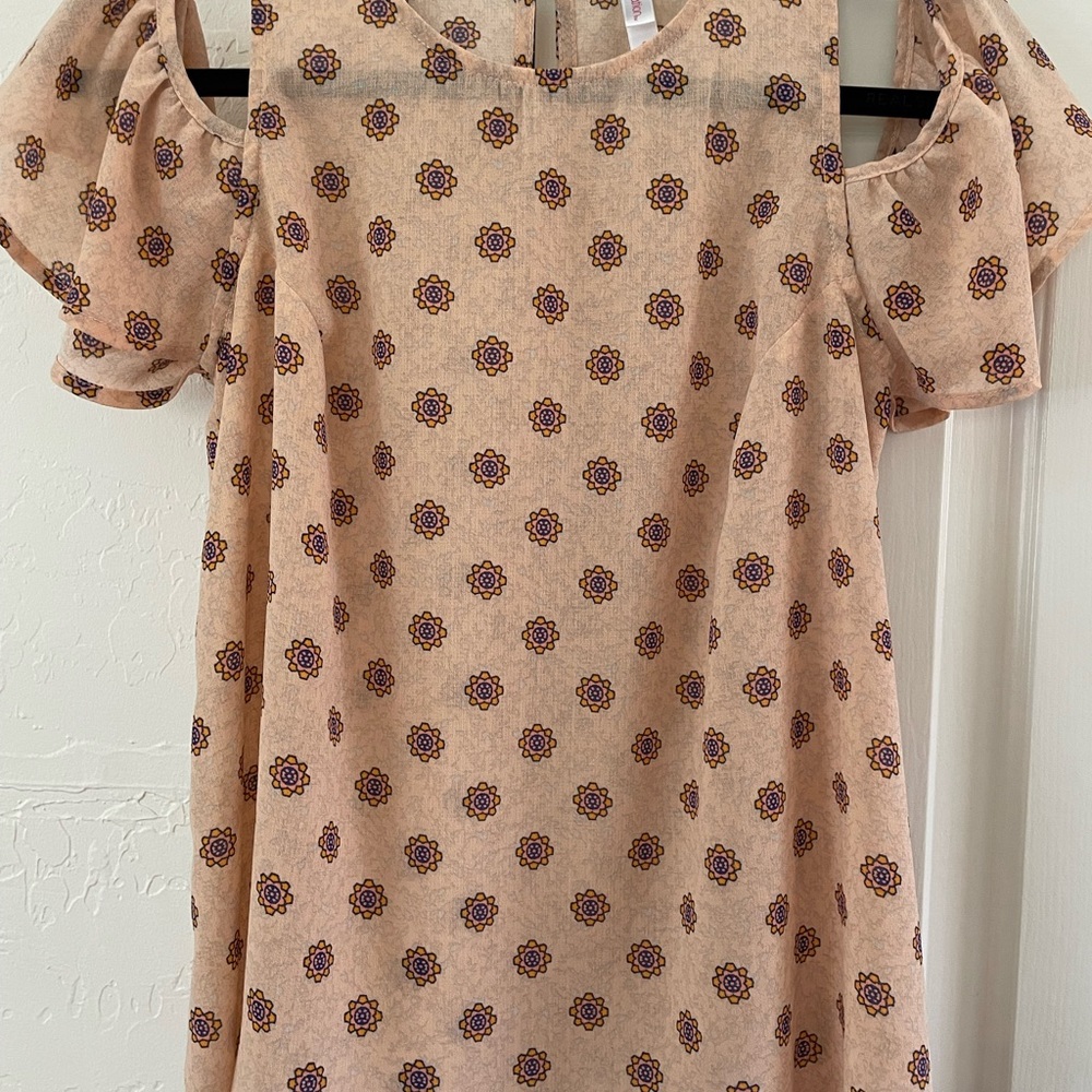 Xhileration Blush Cold Shoulder Top SM